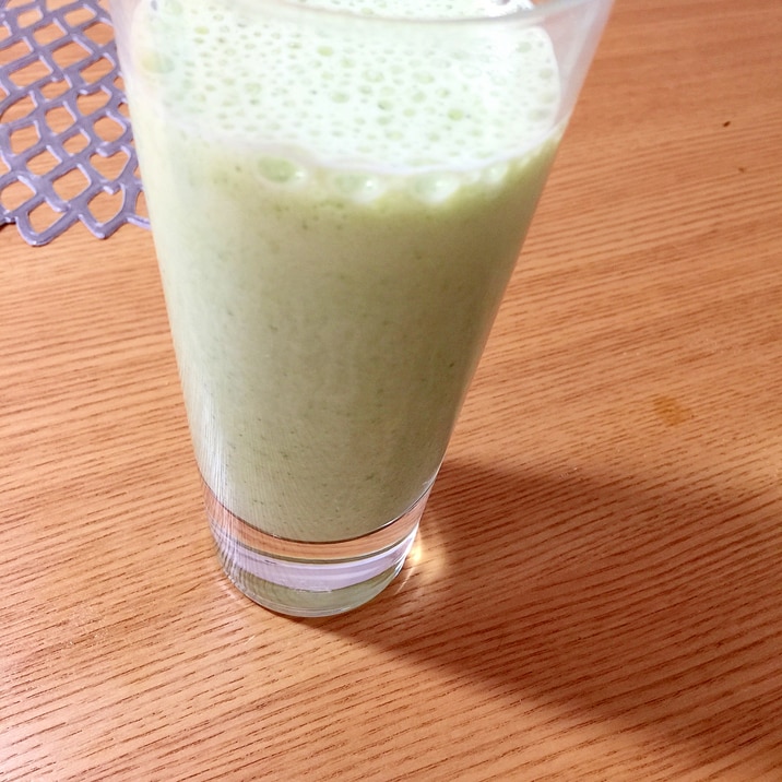 簡単鉄分補給 小松菜バナナきなこグリーンスムージー レシピ 作り方 By 緑キャベツ 楽天レシピ